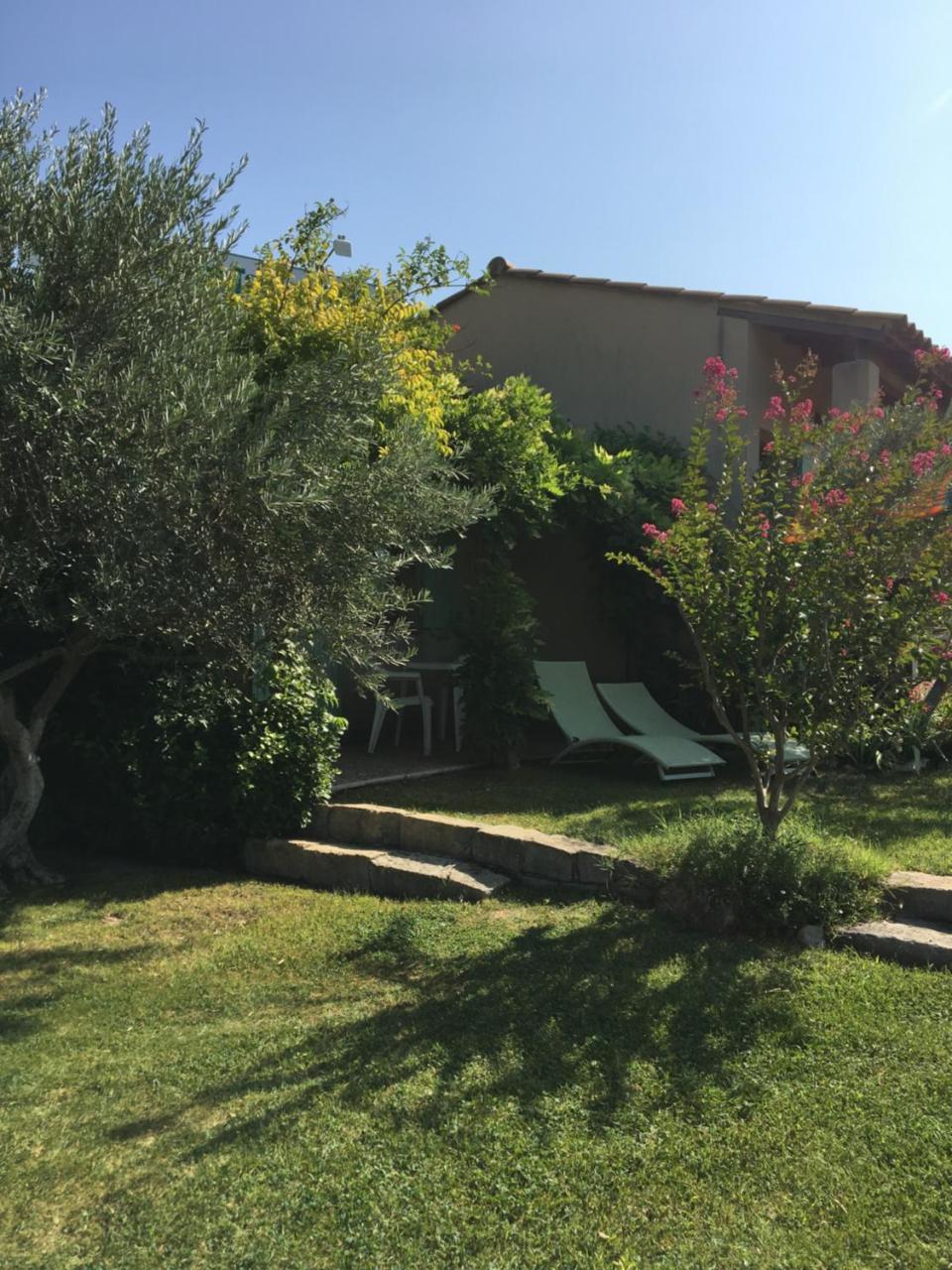Le Grand Jardin Bed and Breakfast Lafare Esterno foto
