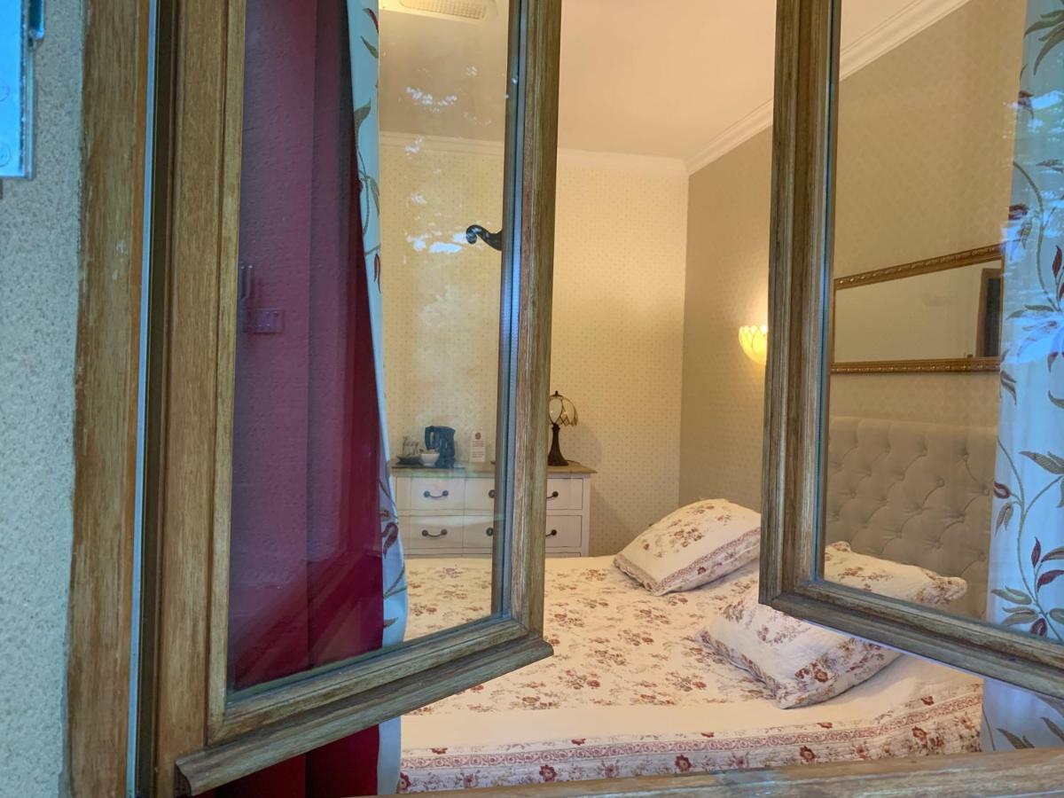Le Grand Jardin Bed and Breakfast Lafare Esterno foto